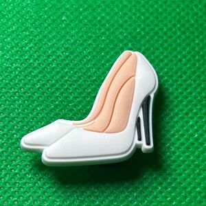 🌼 (5/$10 or 10/$15)NEW “Engagement or Wedding” Croc Charm Collection